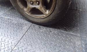 Резина под колеса машины